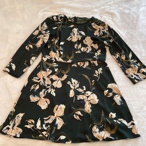 Great condition, green floral mini dress